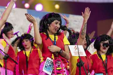 Los nietos de Sary Mánchez abren la final de murgas del Carnaval de 'Una noche en Río' (Foto TA)